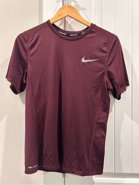 Nike Short Sleeve Dri-FIT Tee in Maroon with Silver Swoosh